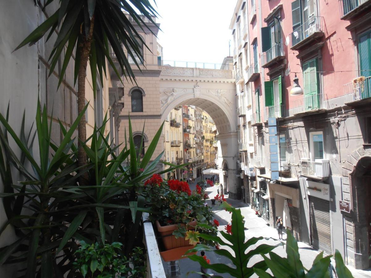 La Residenza Napoli Chiaia Short Let Apartment Superior Via Chiaia 82 Exteriér fotografie