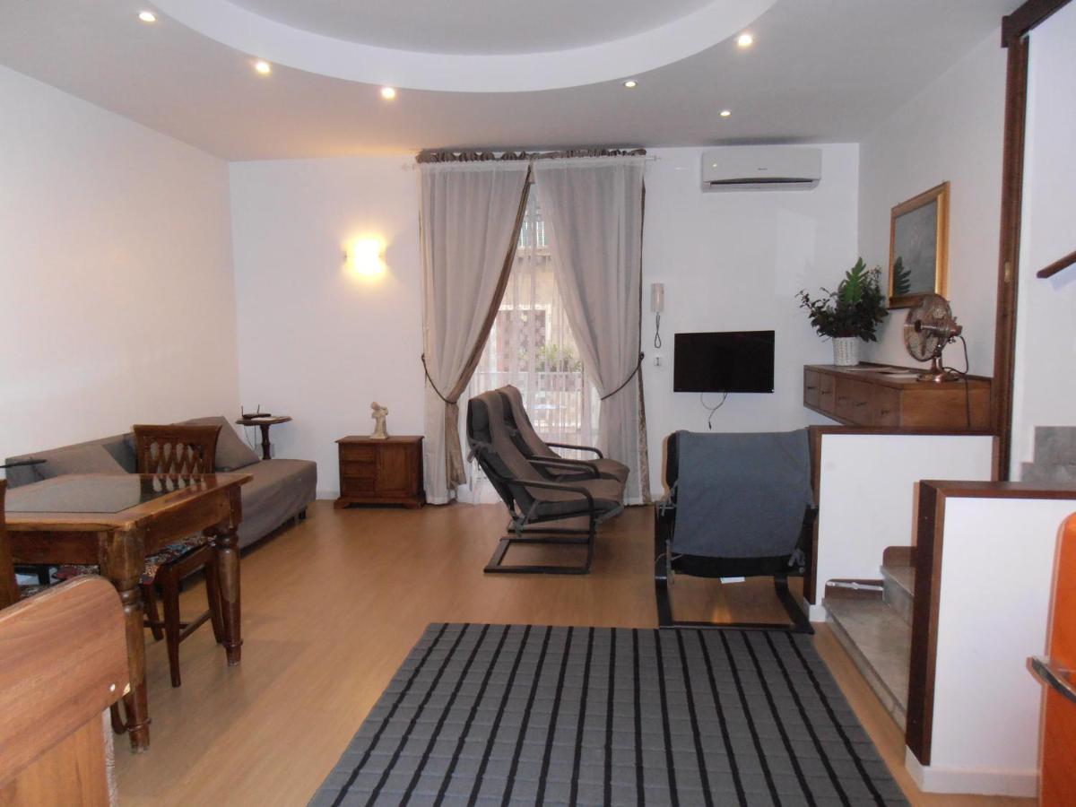 La Residenza Napoli Chiaia Short Let Apartment Superior Via Chiaia 82 Exteriér fotografie