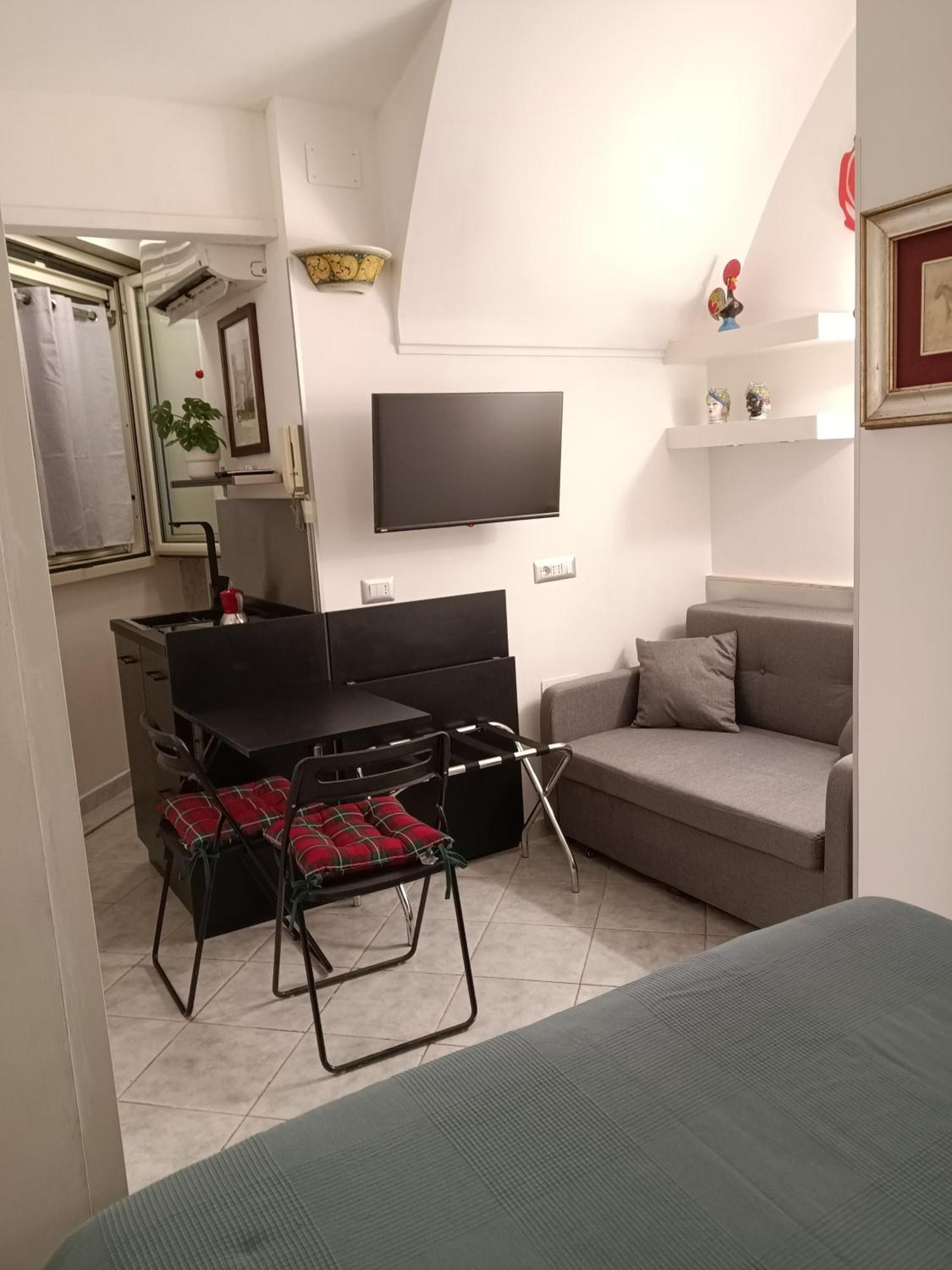 La Residenza Napoli Chiaia Short Let Apartment Superior Via Chiaia 82 Exteriér fotografie