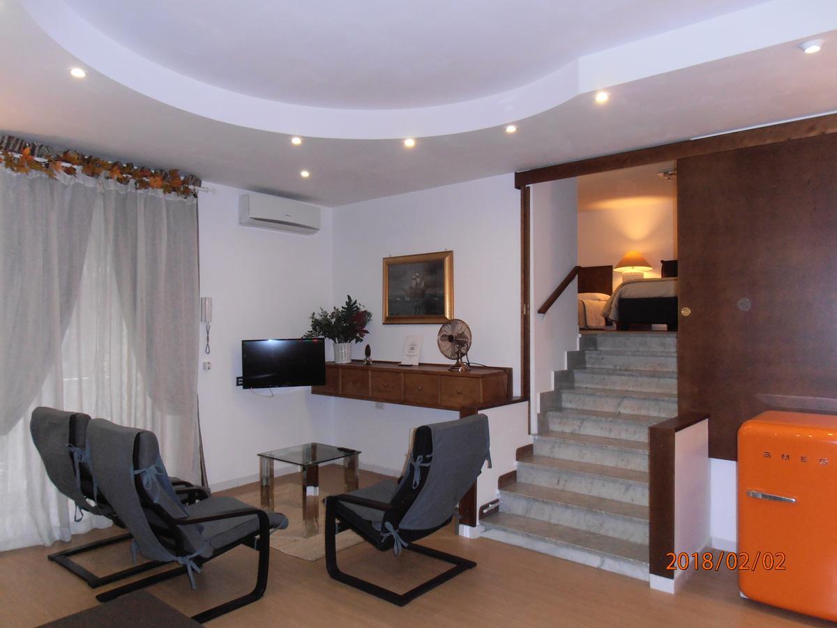 La Residenza Napoli Chiaia Short Let Apartment Superior Via Chiaia 82 Exteriér fotografie