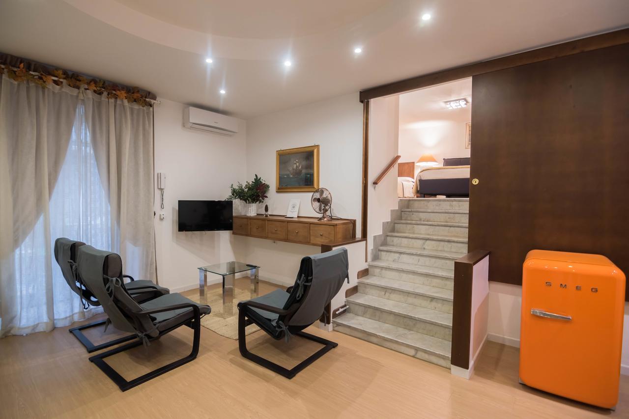 La Residenza Napoli Chiaia Short Let Apartment Superior Via Chiaia 82 Exteriér fotografie